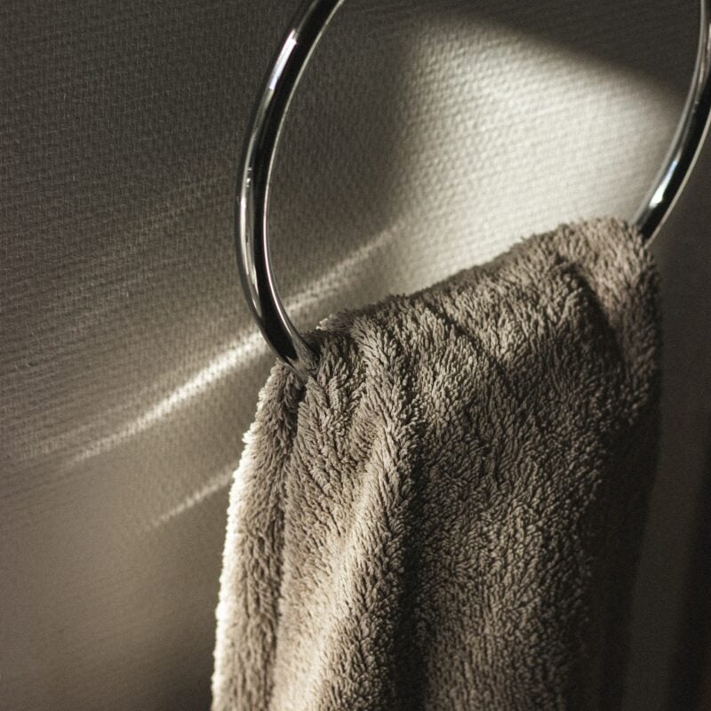 CHI O COSA E’ UN OSPITE