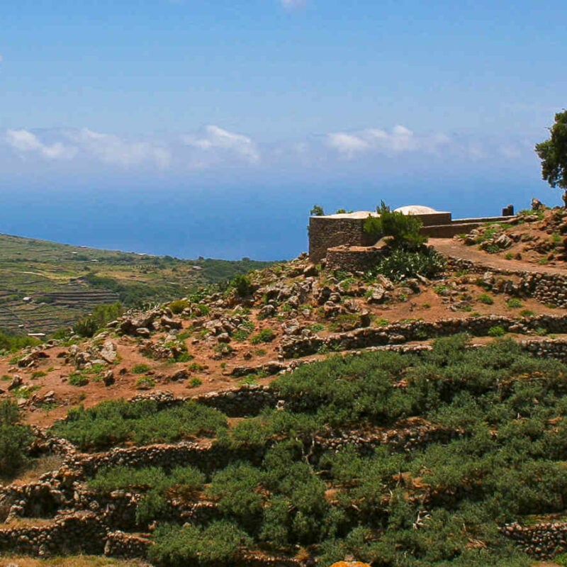 Trekking a Pantelleria: quando, come e dove farlo