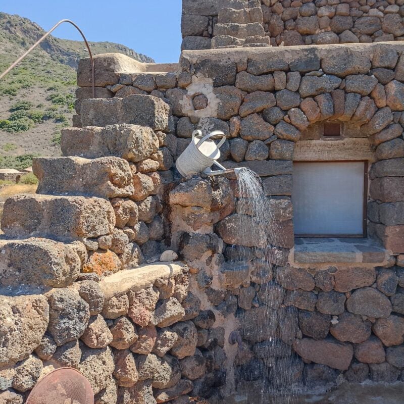 Dammusi e docce esterne, che figata