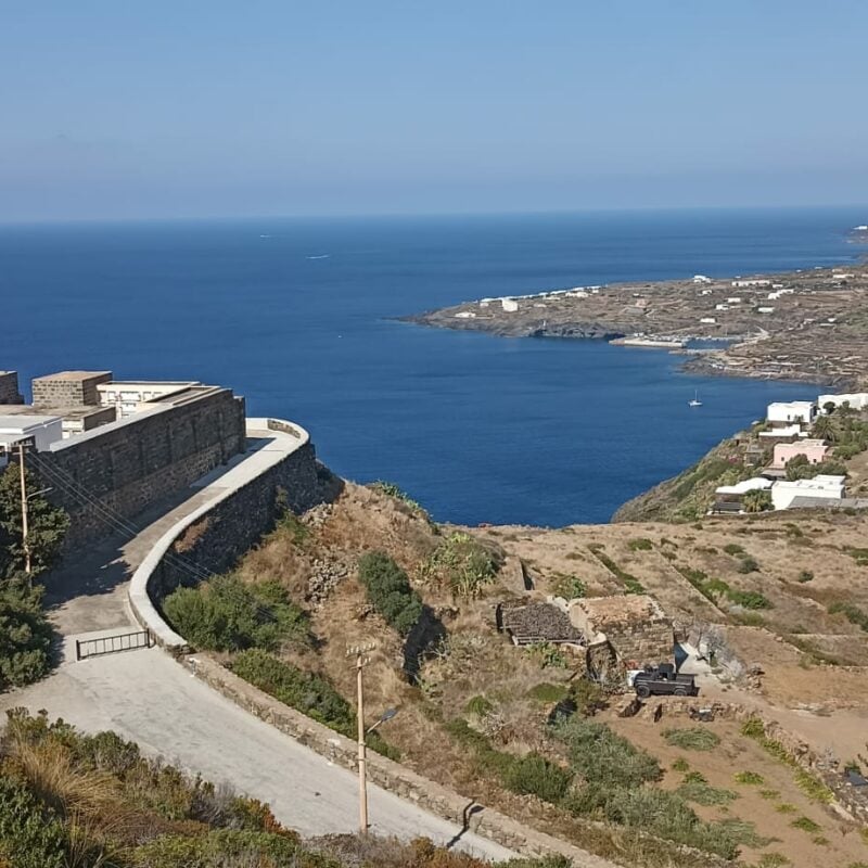 Pantelleria e il piccolo cimitero di Scauri