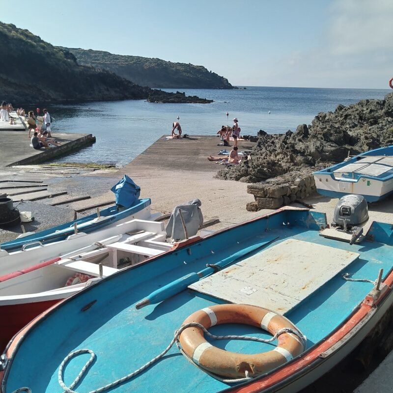 Il ginocchio sbucciato, il “tattoo” di Pantelleria